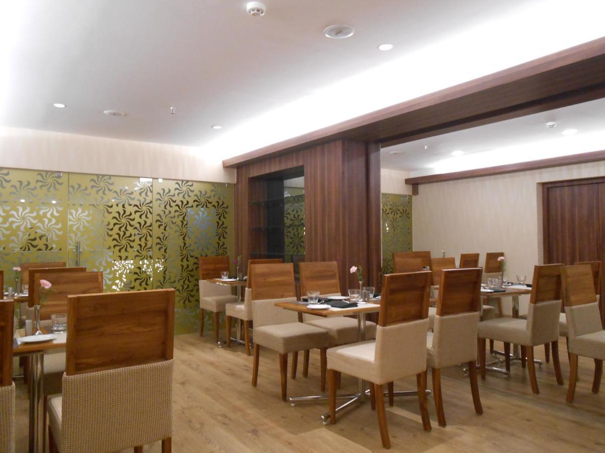 The South Park Hotel Тривандрум Экстерьер фото