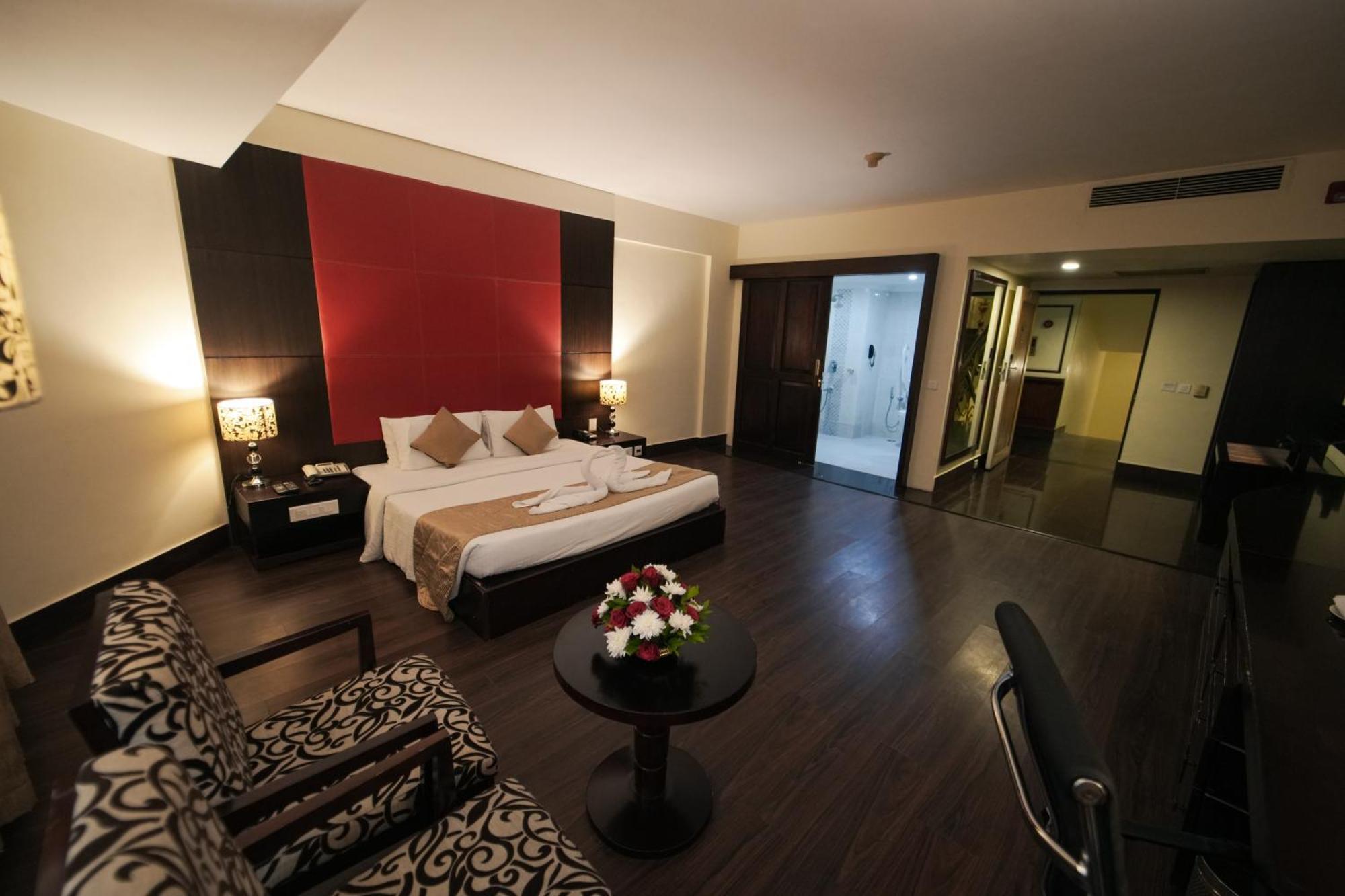 The South Park Hotel Тривандрум Экстерьер фото