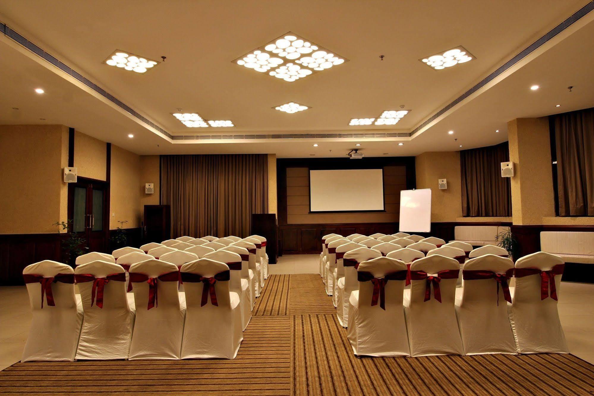 The South Park Hotel Тривандрум Экстерьер фото